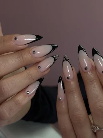 Chrome finish nails with mirror effect